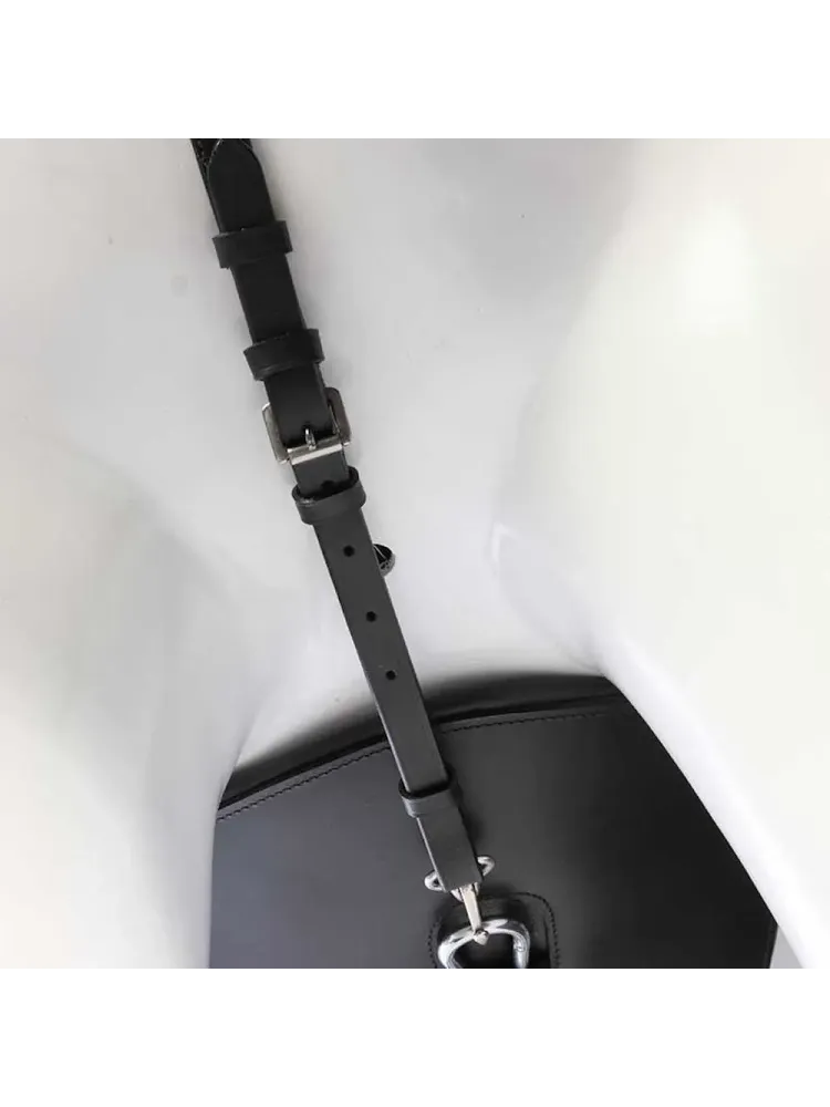 Martingals ar krūšu siksnu V-Shape Kavalkade